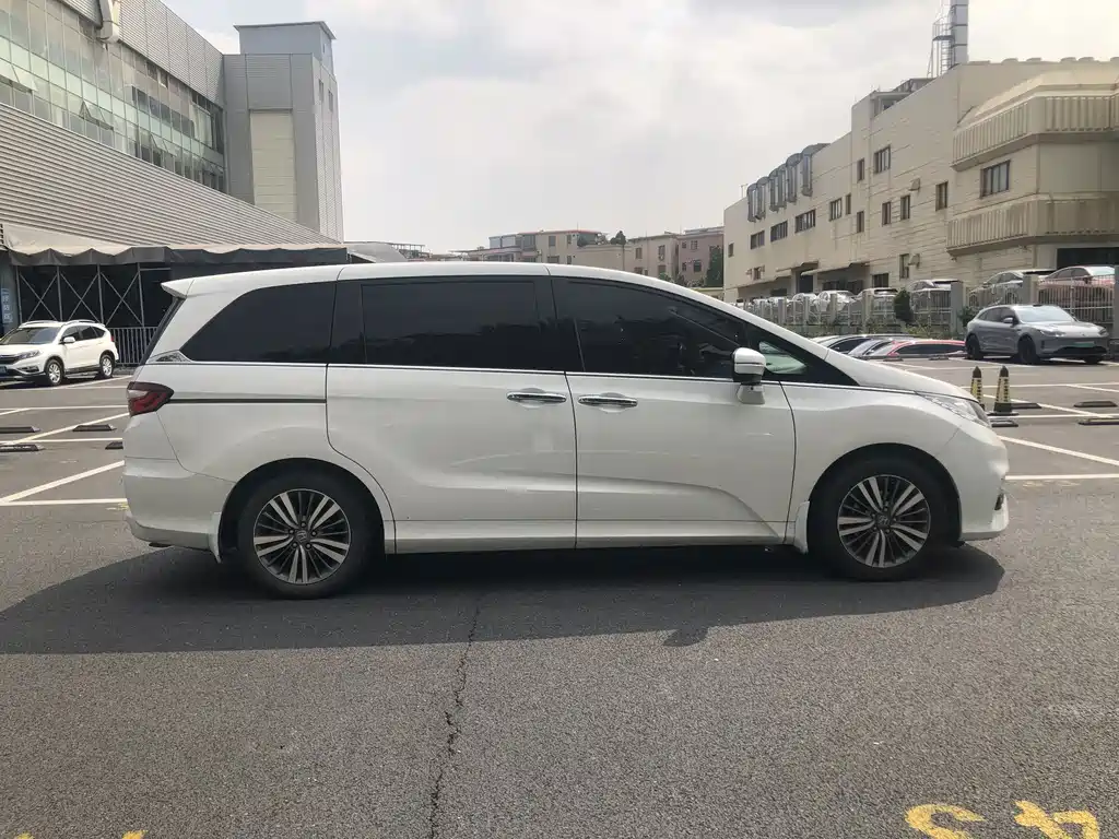 Honda Odyssey — фото 4