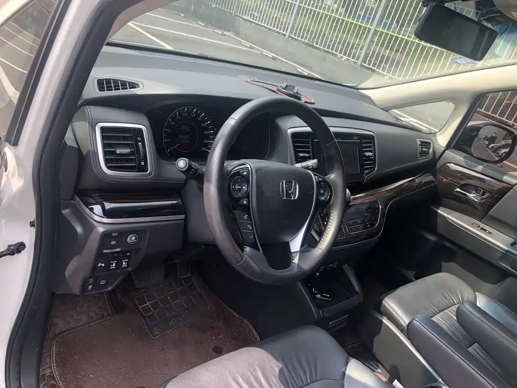 Honda Odyssey — фото 10