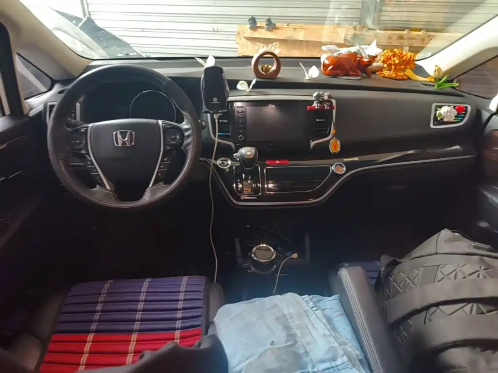 Honda Odyssey — фото 10