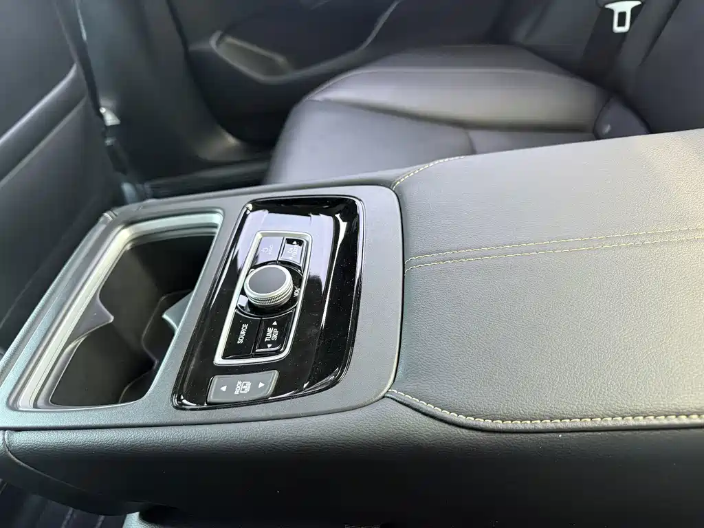 Honda Accord — фото 6