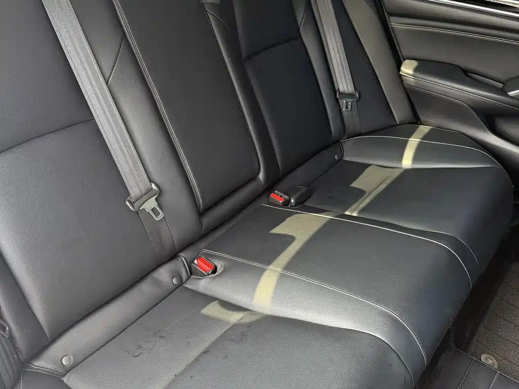 Honda Accord — фото 9