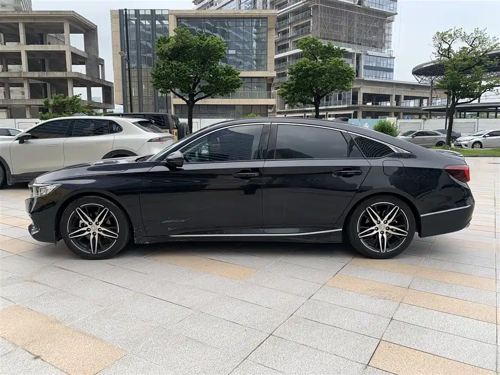 Honda Accord — фото 3