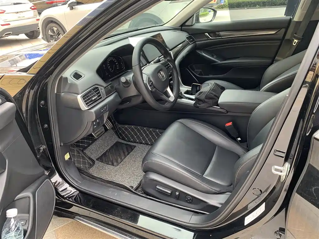 Honda Accord — фото 4