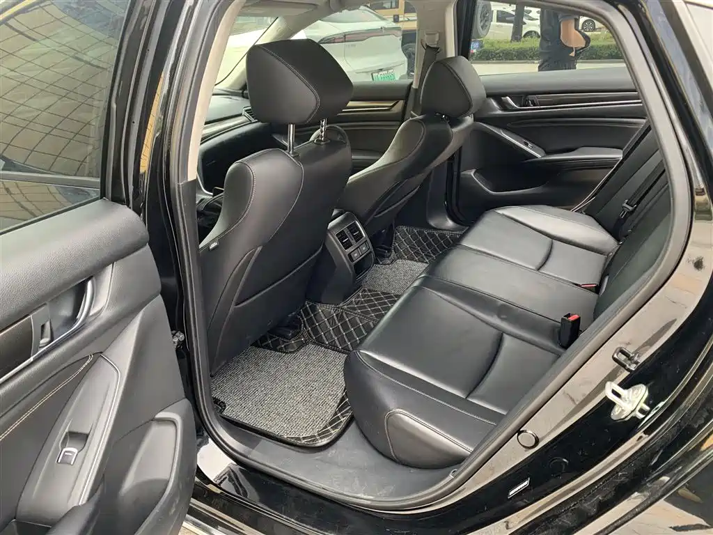 Honda Accord — фото 5
