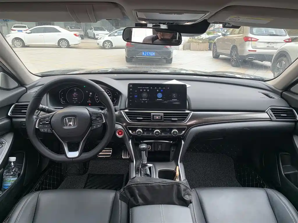 Honda Accord — фото 6
