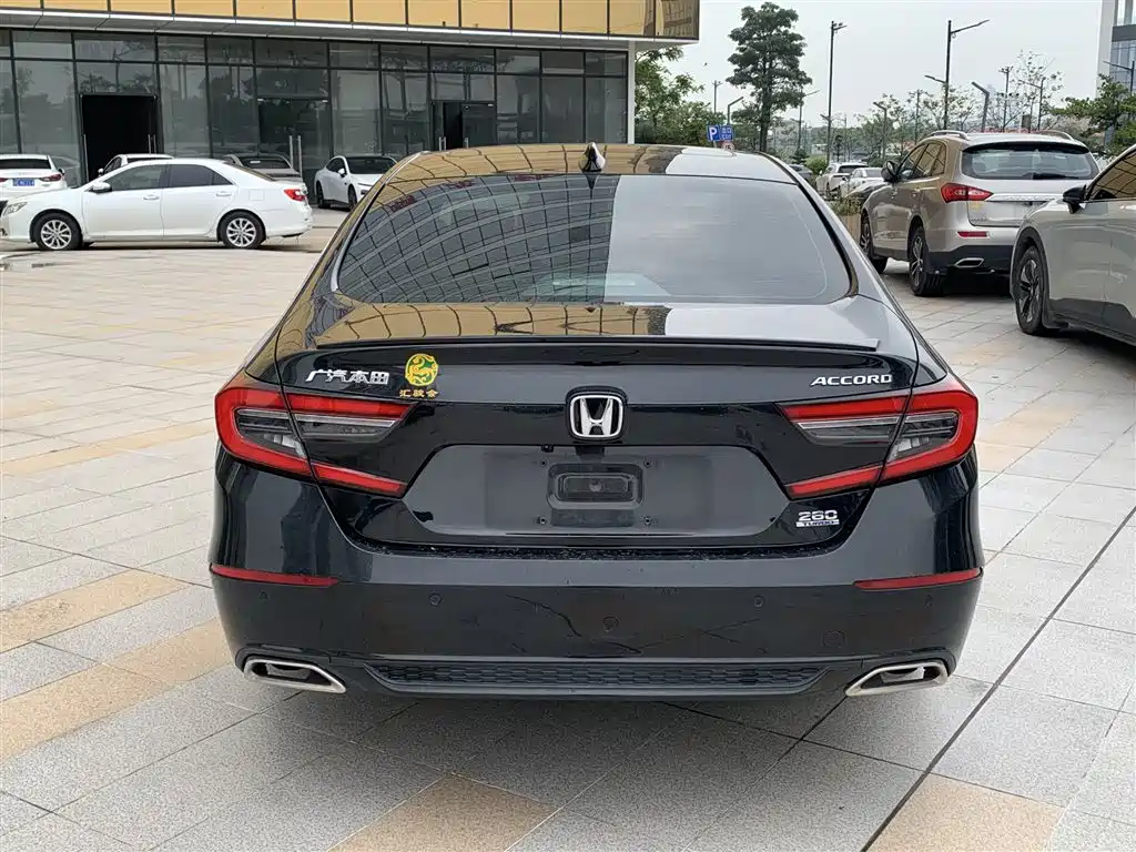 Honda Accord — фото 8