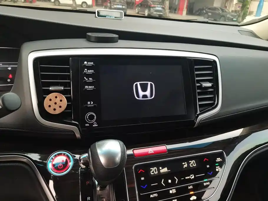 Honda Odyssey — фото 13