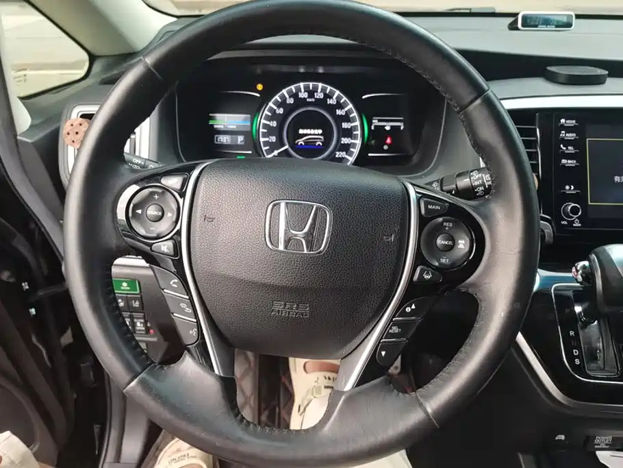 Honda Odyssey — фото 15