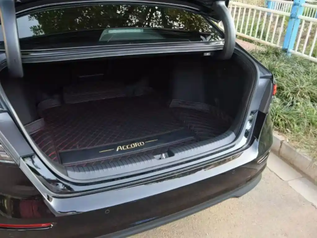 Honda Accord — фото 15