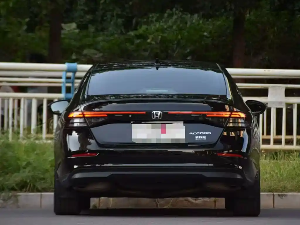 Honda Accord — фото 6