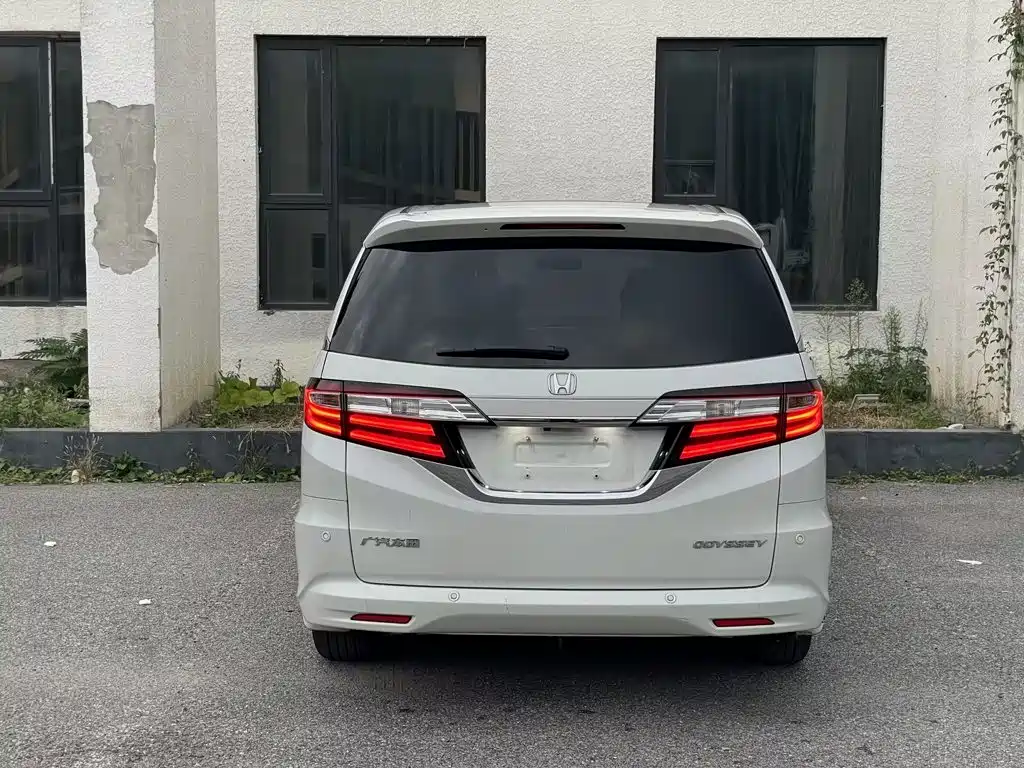 Honda Odyssey — фото 14
