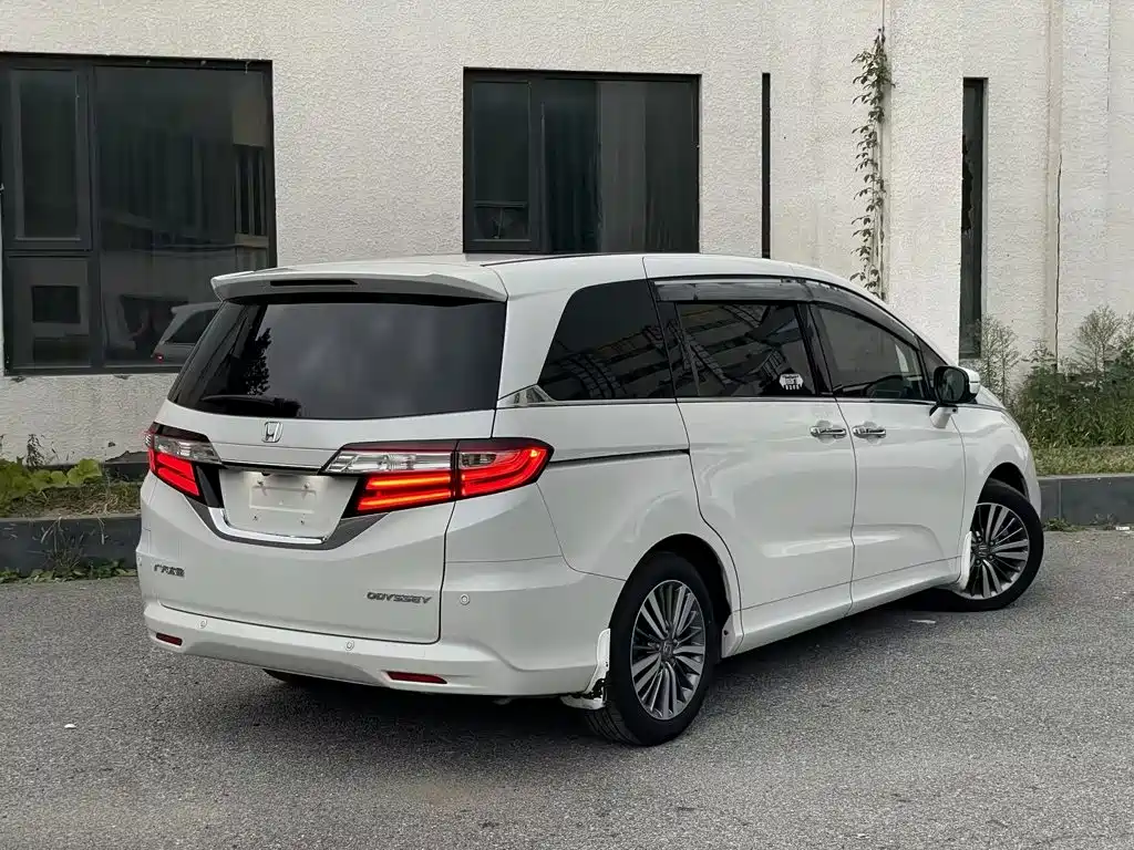 Honda Odyssey — фото 3