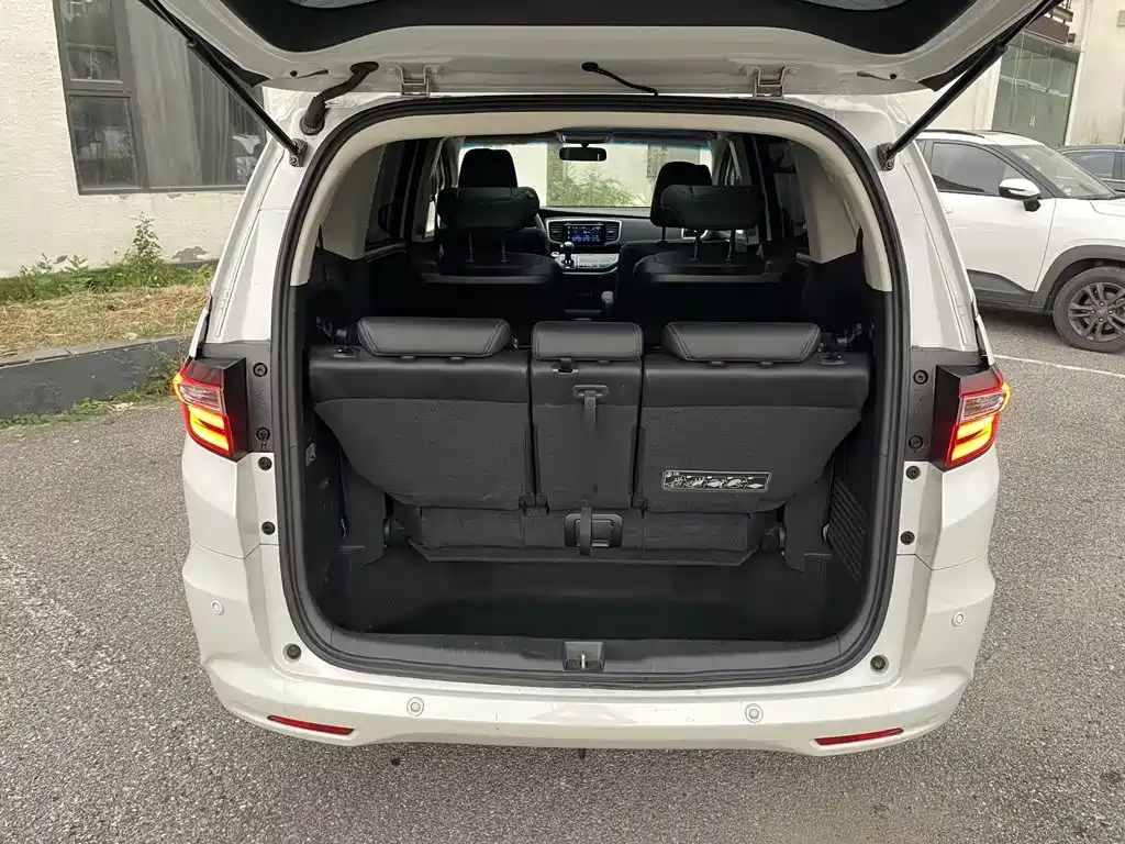 Honda Odyssey — фото 10