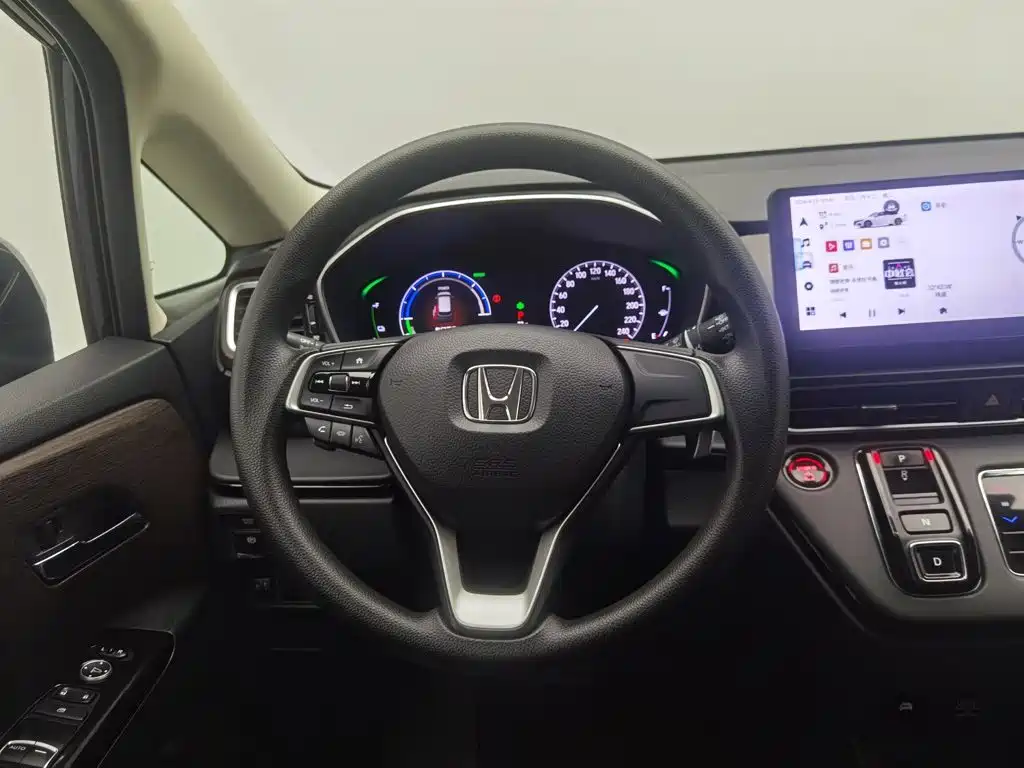 Honda Odyssey — фото 11