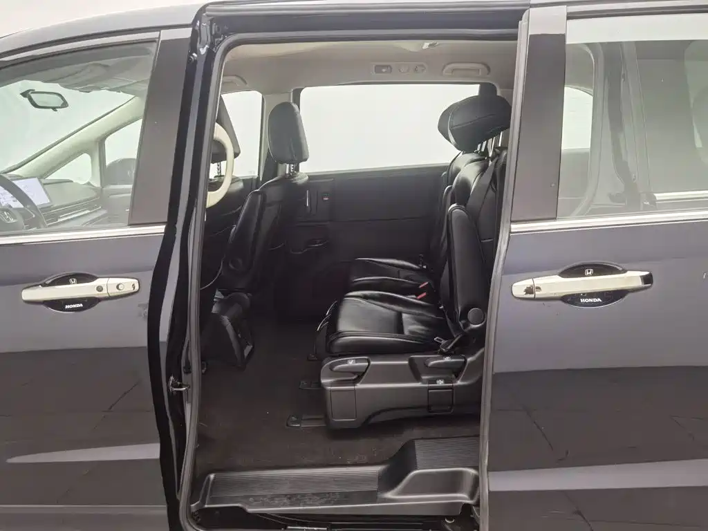 Honda Odyssey — фото 15