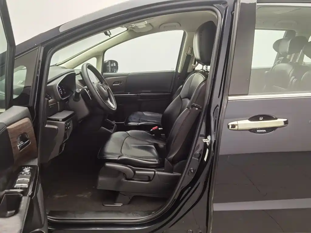 Honda Odyssey — фото 10