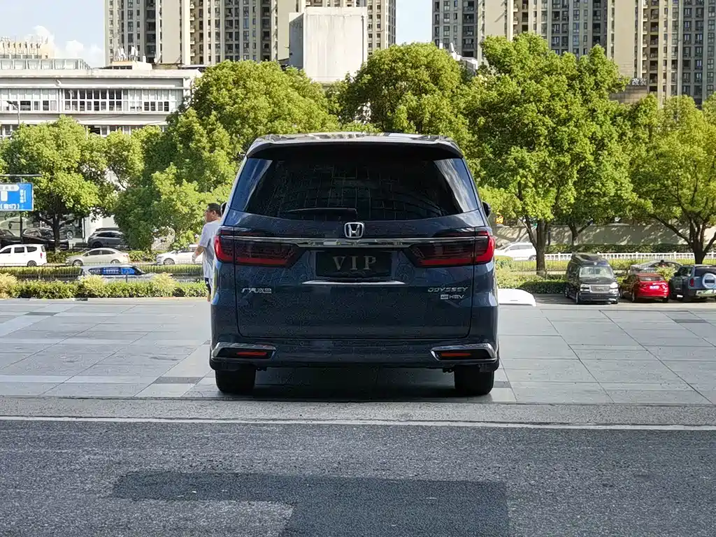 Honda Odyssey — фото 6