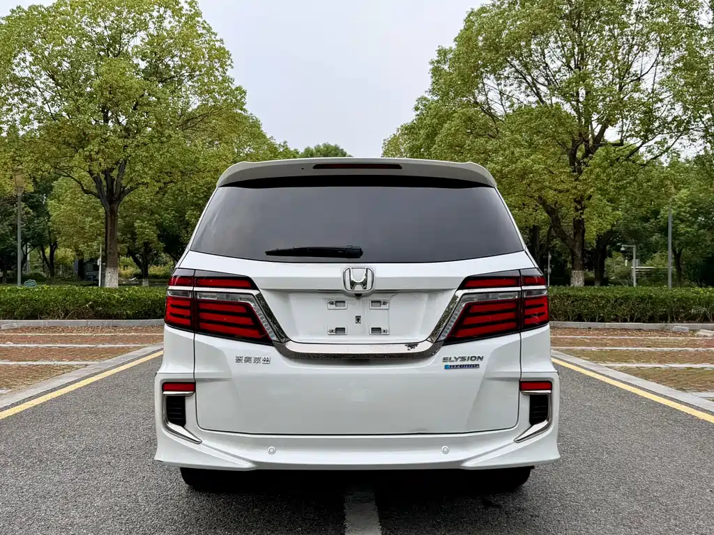 Honda Elysion — фото 17