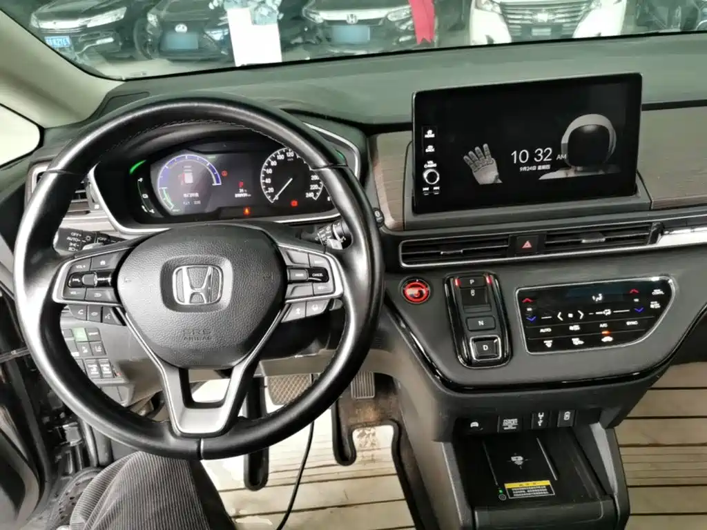 Honda Odyssey — фото 10