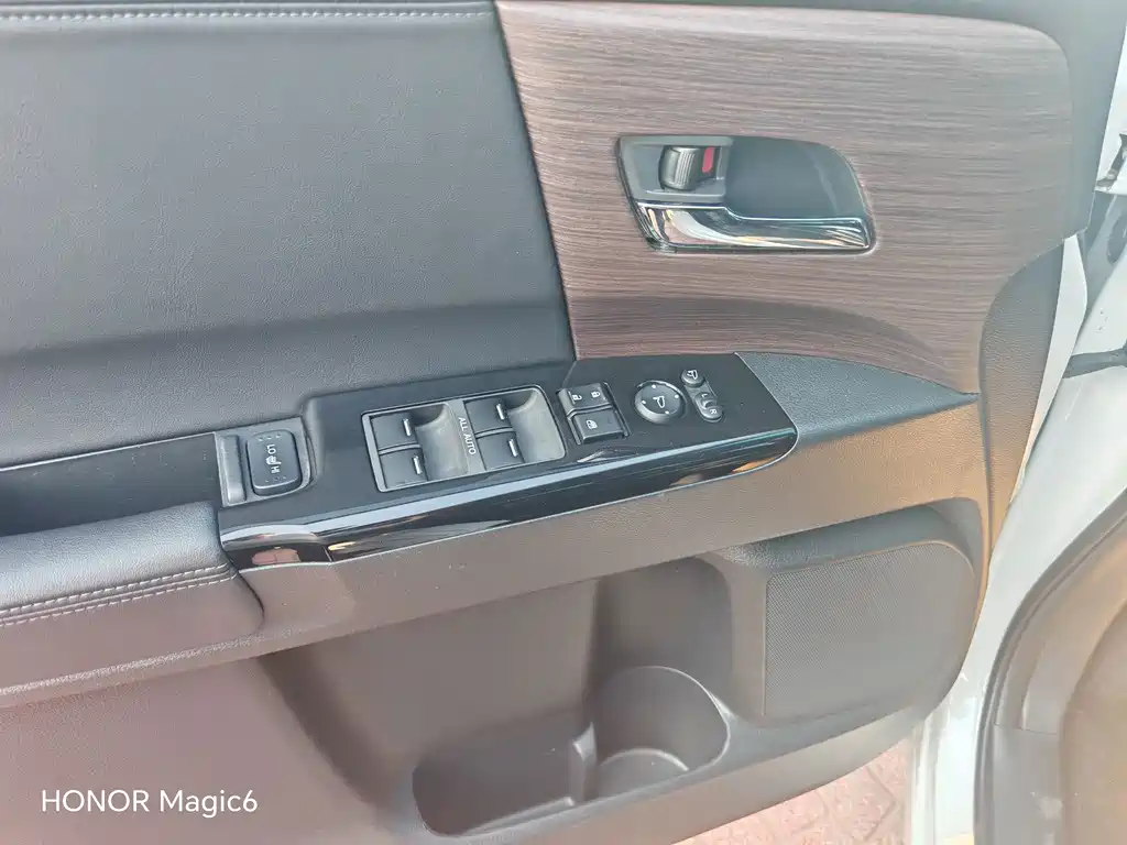 Honda Odyssey — фото 11