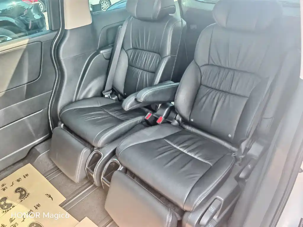 Honda Odyssey — фото 17