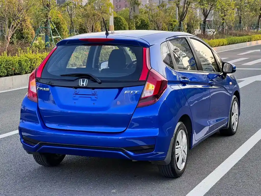 Honda Fit — фото 9