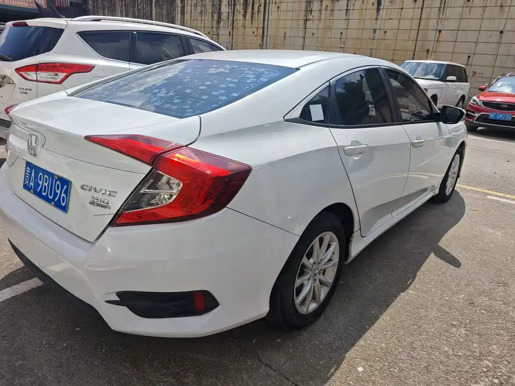 Honda Civic — фото 7