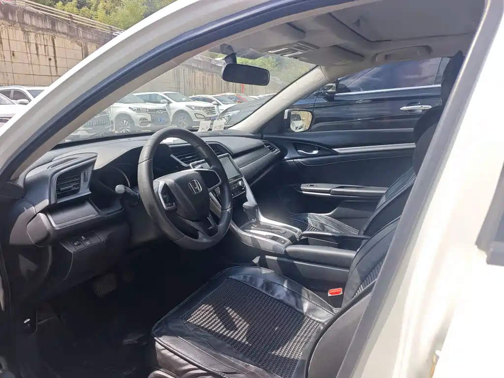 Honda Civic — фото 10