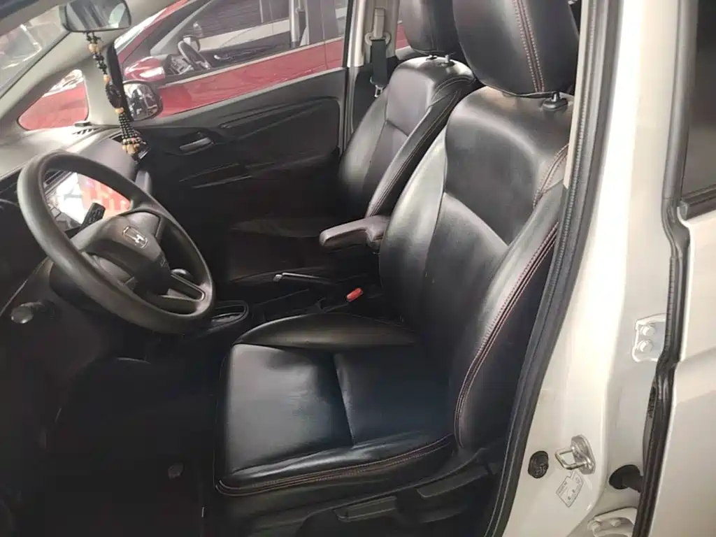 Honda Fit — фото 15