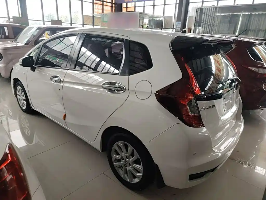 Honda Fit — фото 5