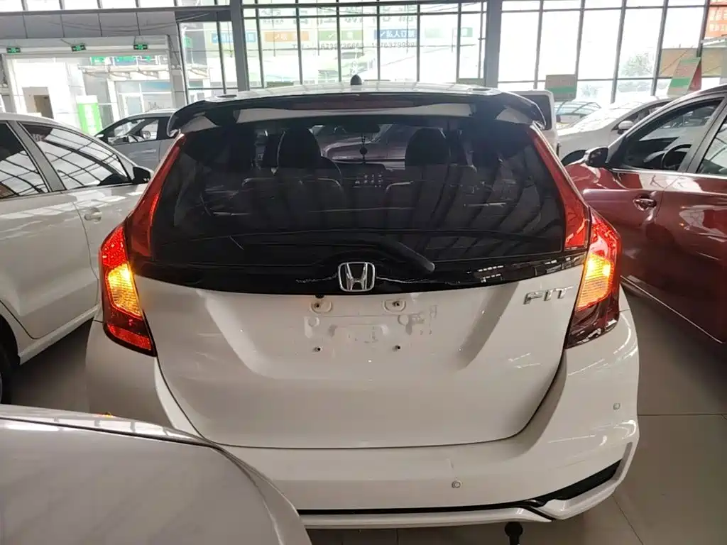 Honda Fit — фото 6