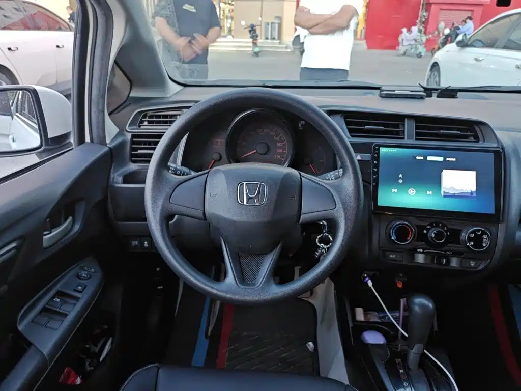 Honda Fit — фото 3