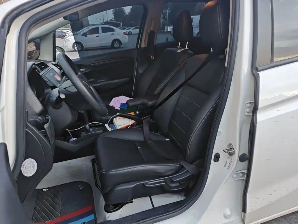 Honda Fit — фото 8