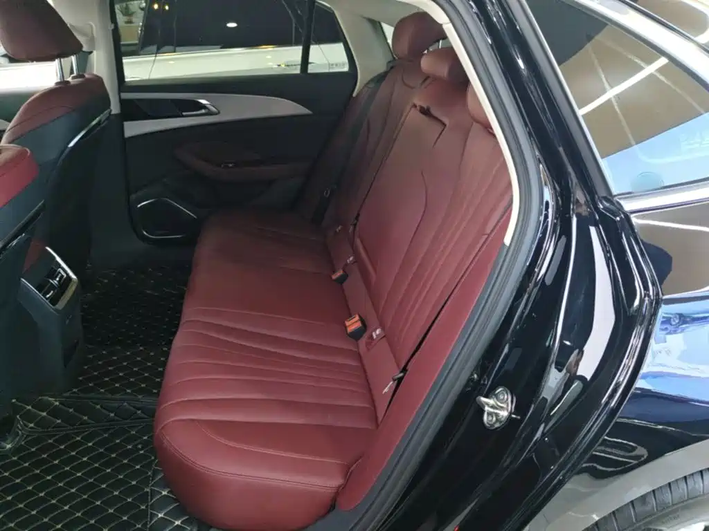 Hongqi Hongqi H5 — фото 17