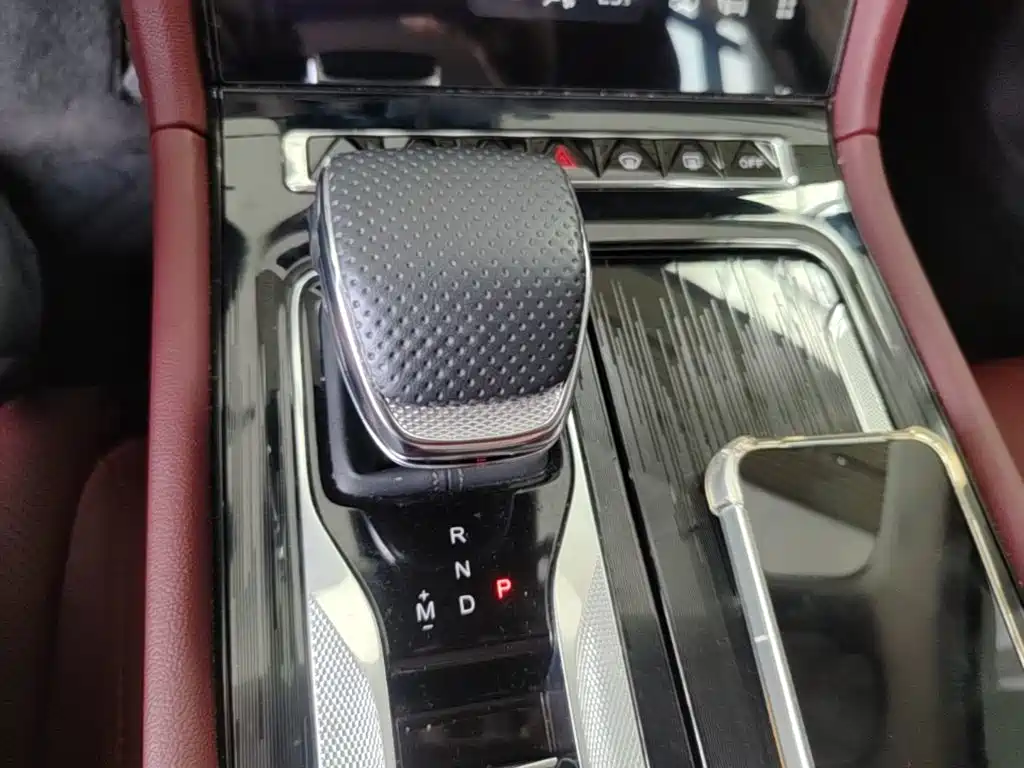 Hongqi Hongqi H5 — фото 14