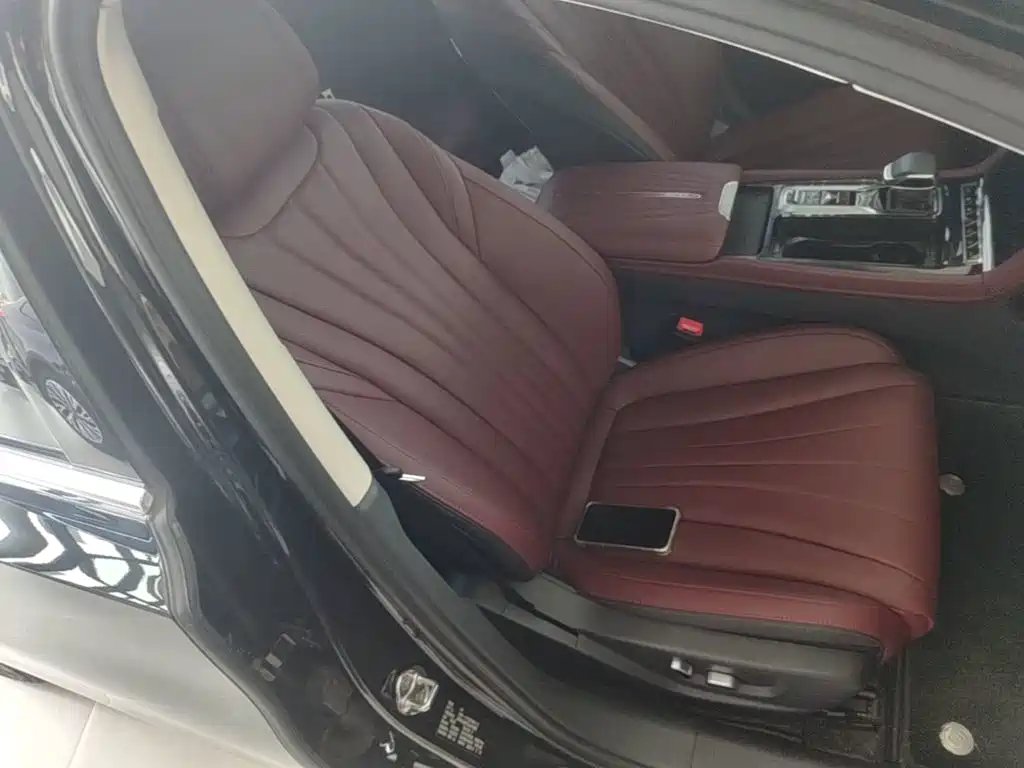 Hongqi Hongqi H5 — фото 25