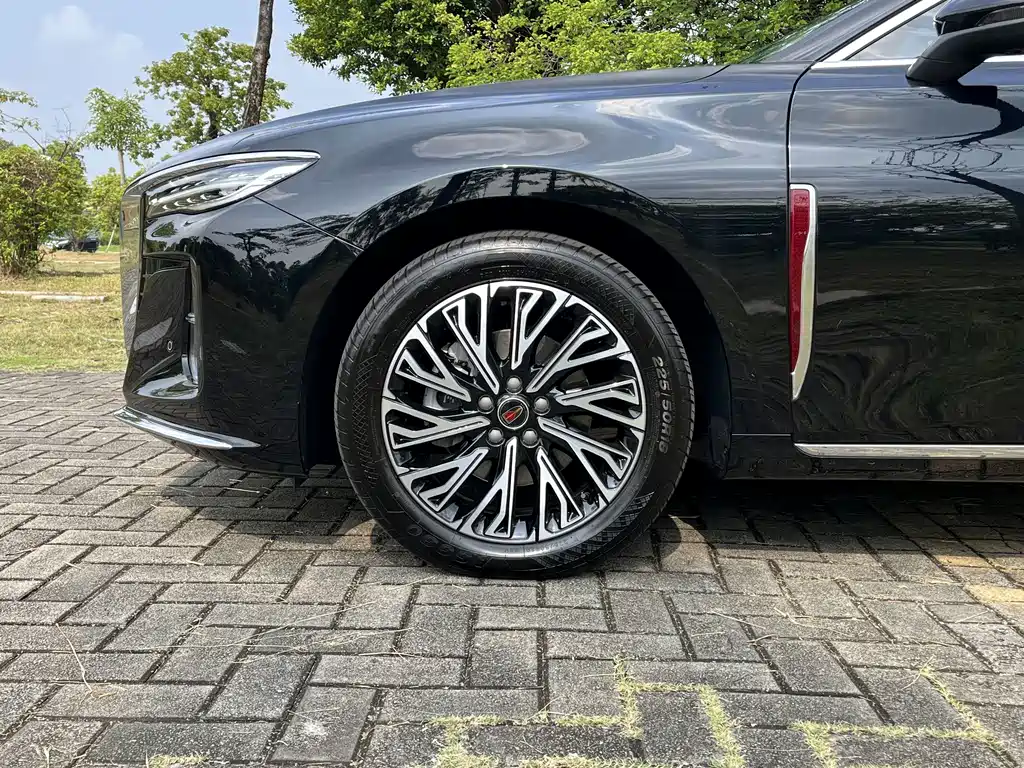 Hongqi Hongqi H5 — фото 10