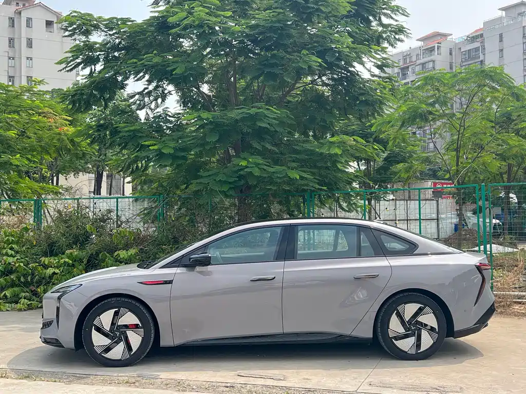Hongqi Hongqi EH7 — фото 3