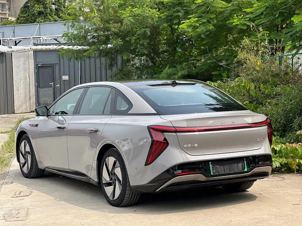Hongqi Hongqi EH7 — фото 8