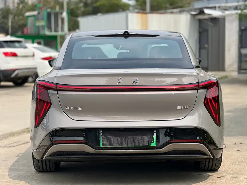 Hongqi Hongqi EH7 — фото 9
