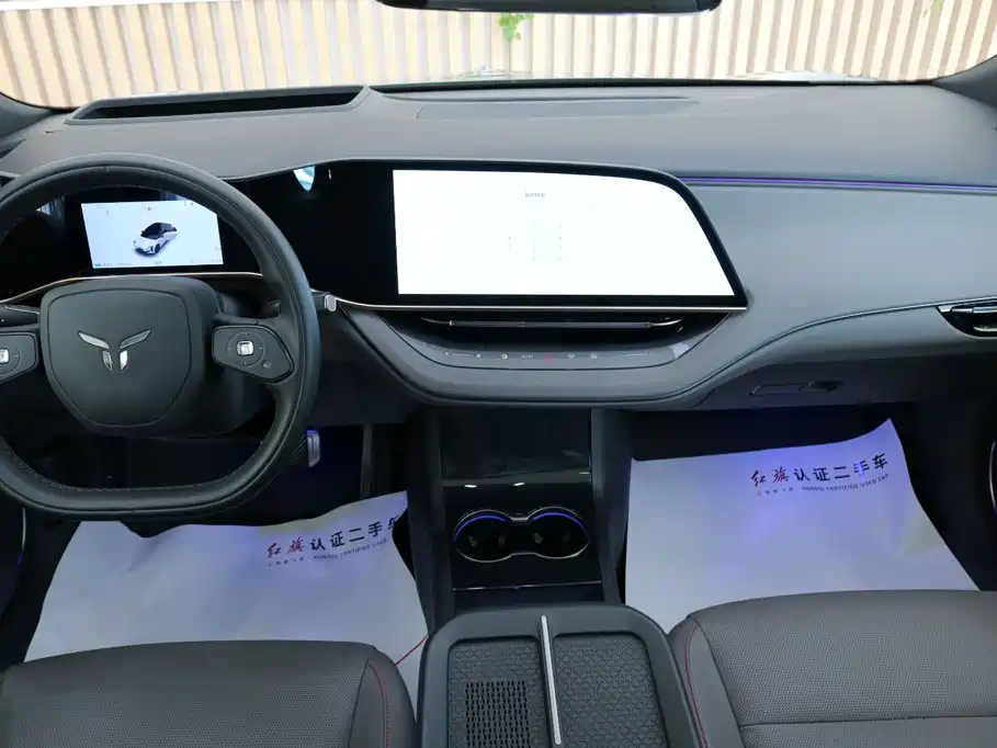 Hongqi Hongqi EH7 — фото 9