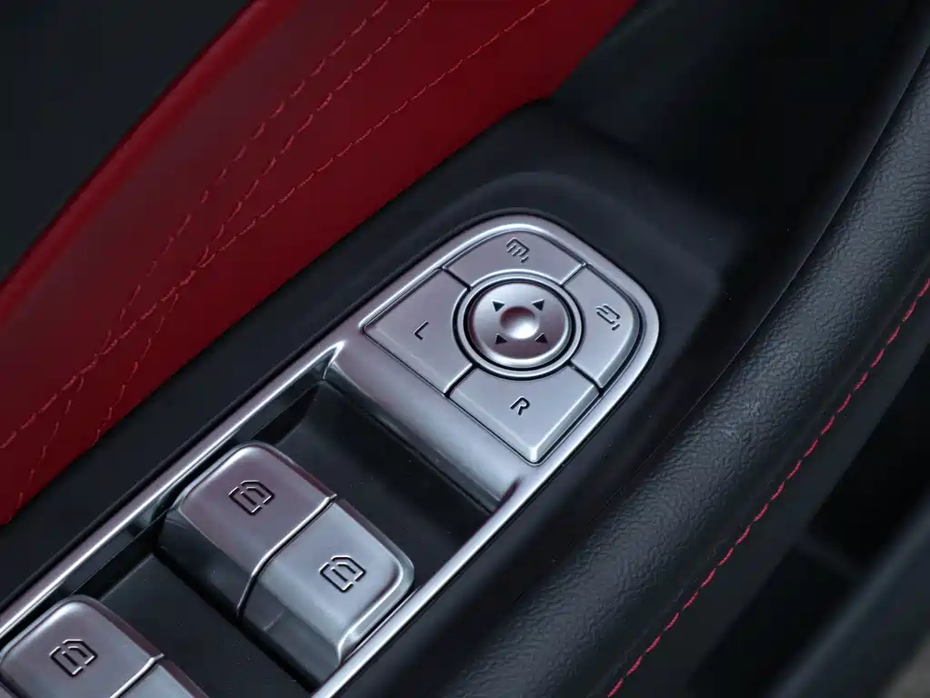 Hongqi Hongqi H6 — фото 34