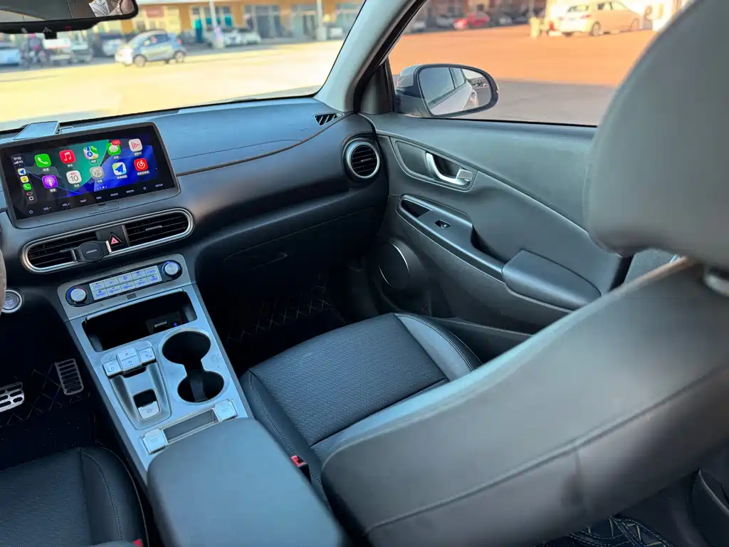 Hyundai Kona Electric — фото 23