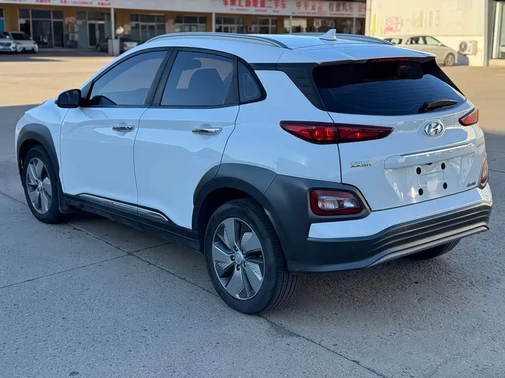 Hyundai Kona Electric — фото 6