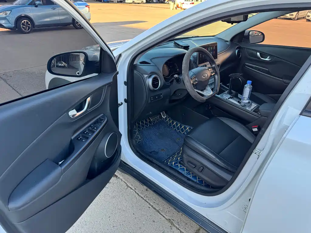 Hyundai Kona Electric — фото 8
