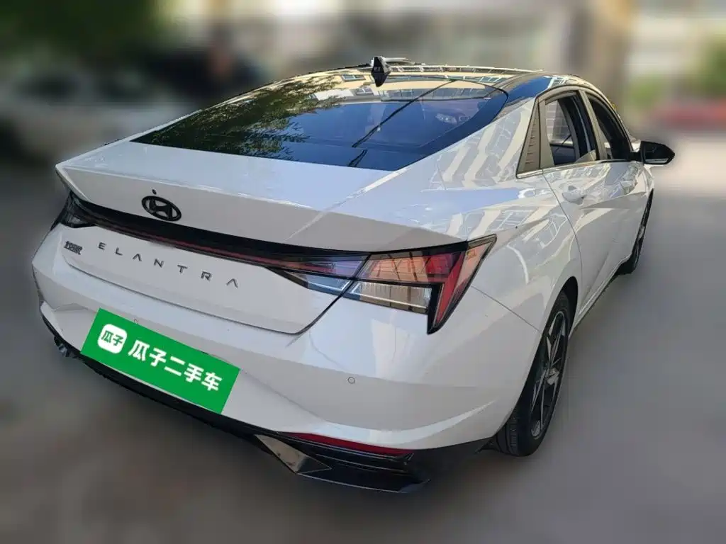 Hyundai Elantra — фото 4