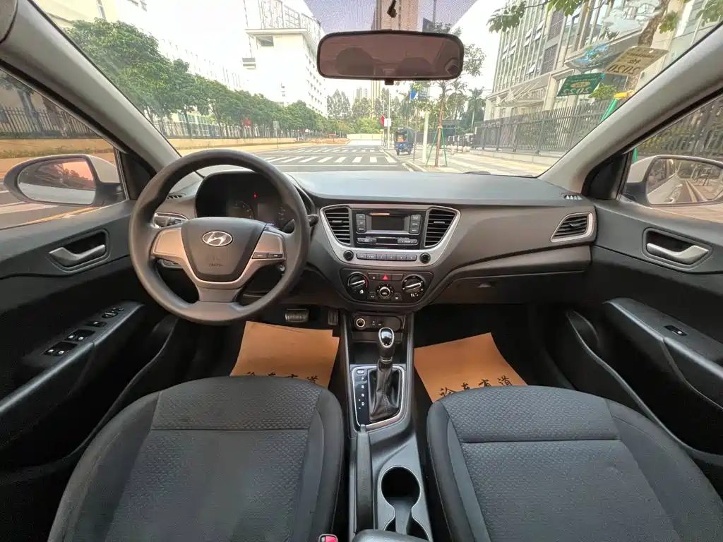 Hyundai Verna — фото 5