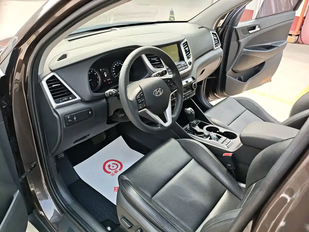 Hyundai Tucson — фото 7