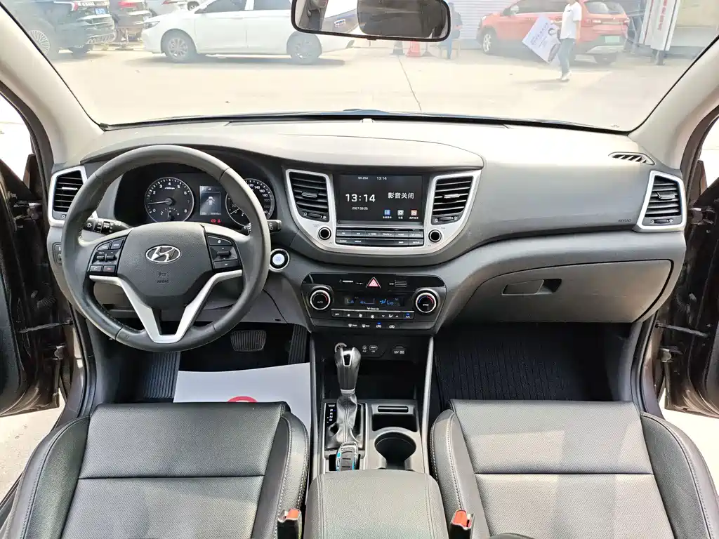 Hyundai Tucson — фото 10