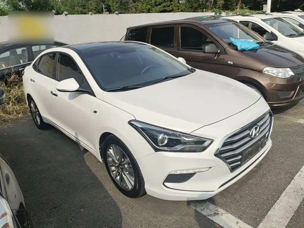 Hyundai Mistra — фото 4